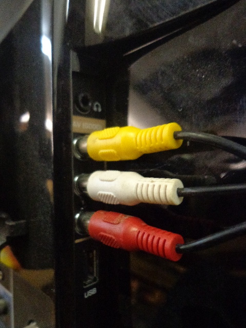 lot 48 image: 22 Vizio Flatscreen TV