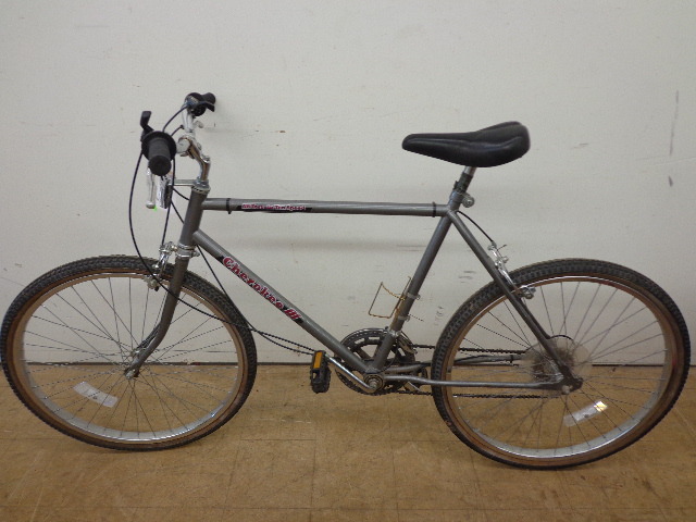 lot 4 image: 26 Mountain Bike