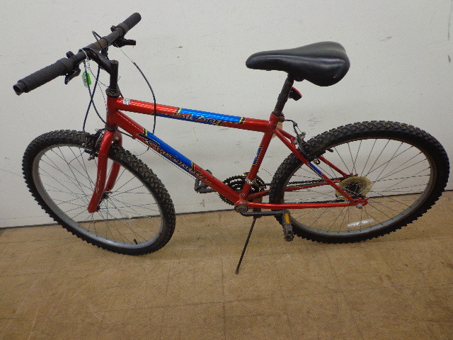 lot 8 image: 26 15 Speed  Mountain Bike