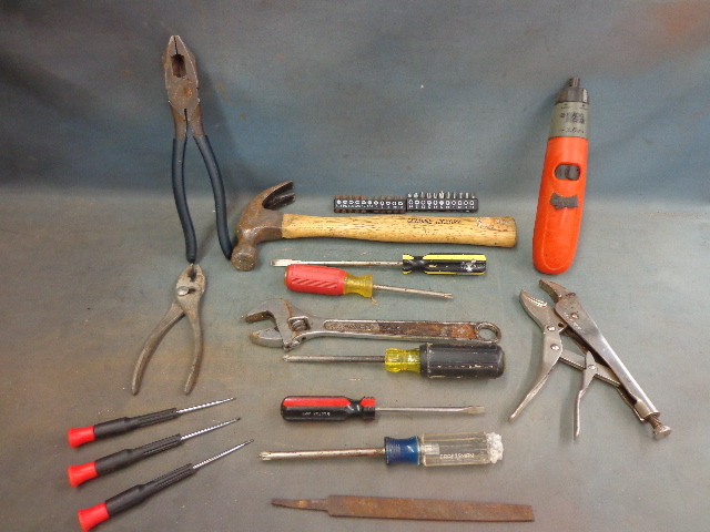 lot 23 image: Hand Tools