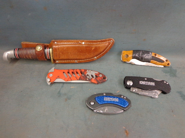 lot 41 image: Many Various Knives