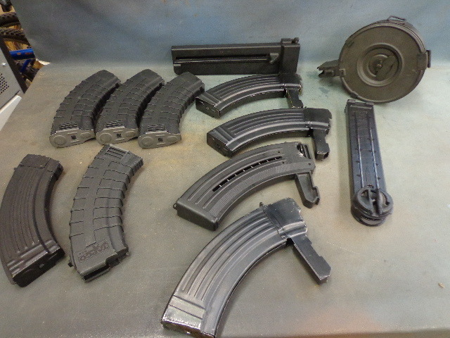 lot 46 image: Lots of Gun Clips