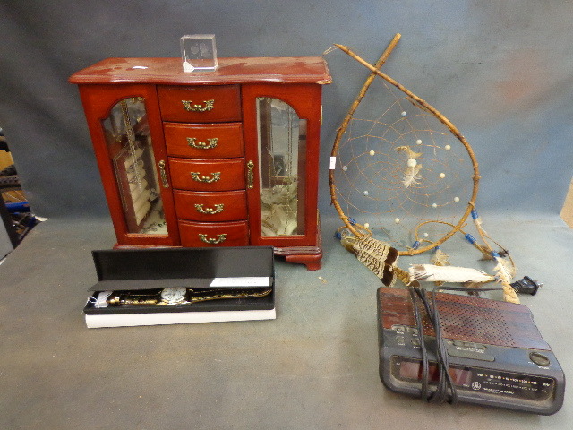 lot 55 image: Jewelery And More