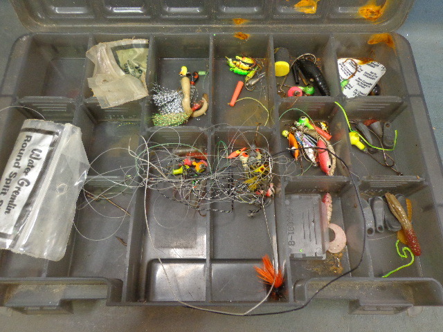 lot 56 image: Fishing Items