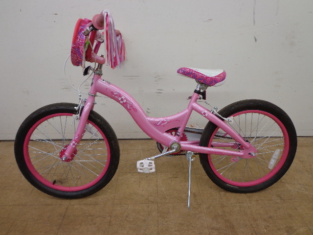 lot 75 image: 20 Schwinn Girls Bike