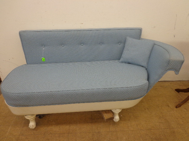 lot 79 image: Claw Bathtub Couch