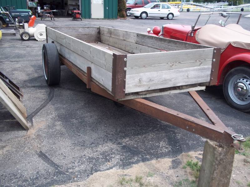 lot 4 image: Log Hauler - Feed Cart 4 x 12