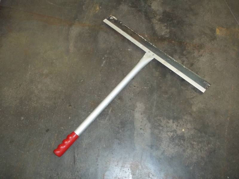 lot 16 image: Texturing knock down tool 24
