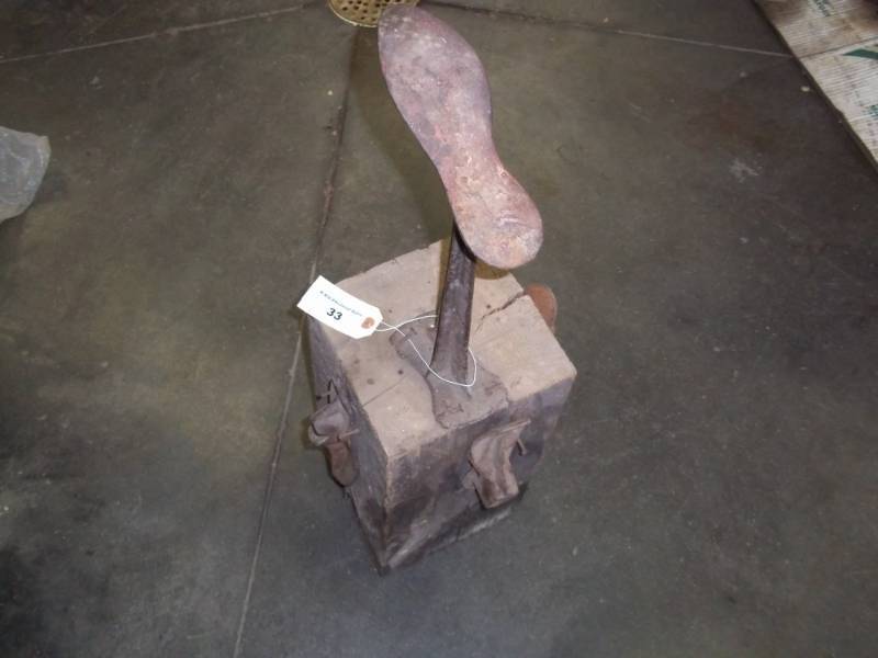 lot 33 image: Shoe polishers block with stand