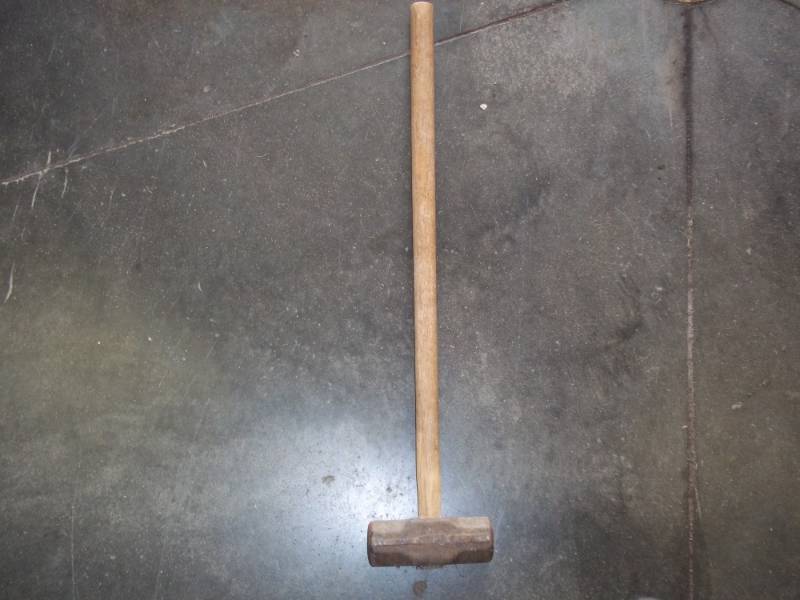 lot 47 image: Sledge hammer with wood handle