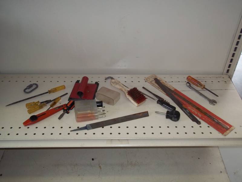 lot 54 image: Assorted tools, saw blades, files, screwdrivers