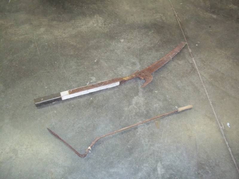 lot 66 image: Vintage outdoor tools, grass trimmer and Pole saw head