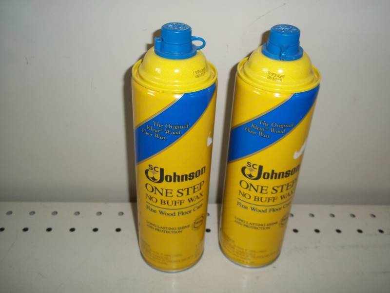 lot 79 image: NEW 2- Johnson one step no buff wax