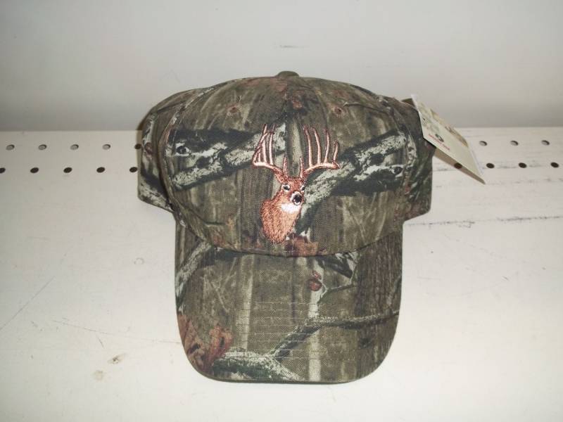 lot 103 image: NEW Hunting cap with tags