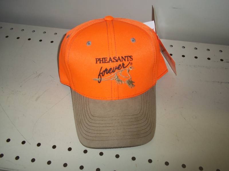 lot 107 image: NEW Hunting cap with tags