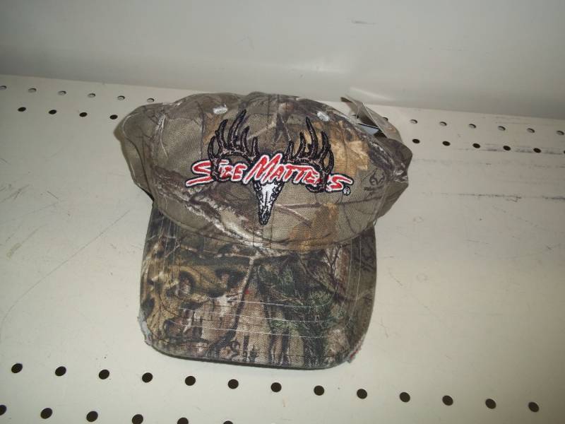 lot 109 image: NEW Hunting cap with tags