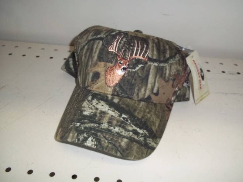 lot 110 image: NEW Hunting cap with tags