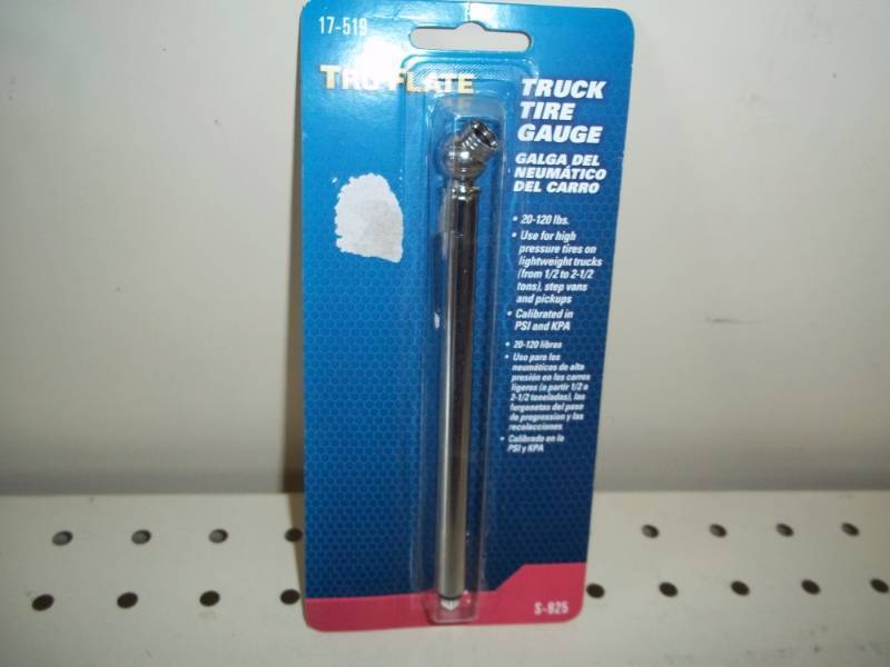 lot 113 image: New Truck tire air gauge