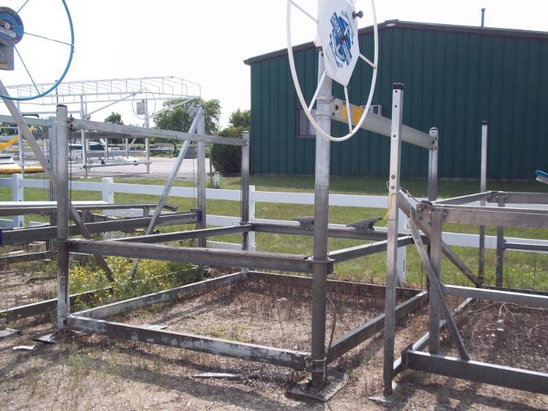 lot 145 image: Shorestation vertical boat lift 1600 lbs x 88 wide
