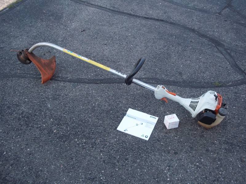 lot 147 image: Stihl FS 45 String trimmer, tested and runs