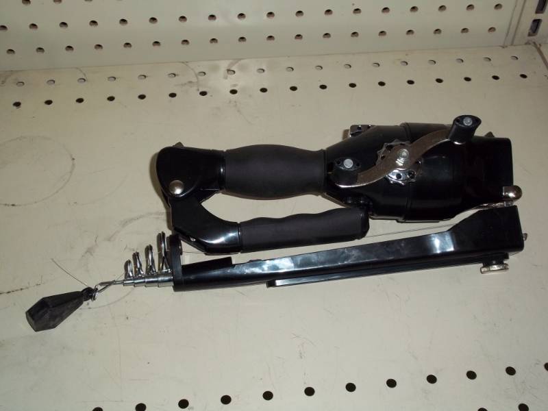 lot 152 image: New Instant Fisherman