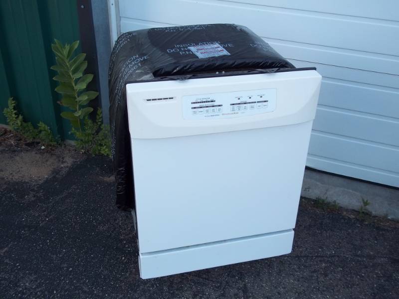 lot 155 image: Kitchen Aid Dishwasher