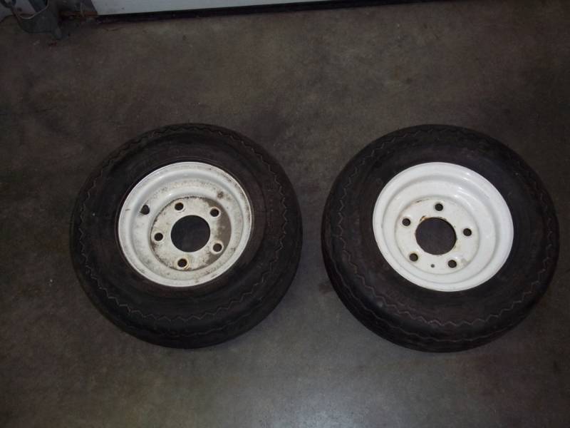lot 160 image: Pair of tires with rimes size 16.5 x 6.5 - 8