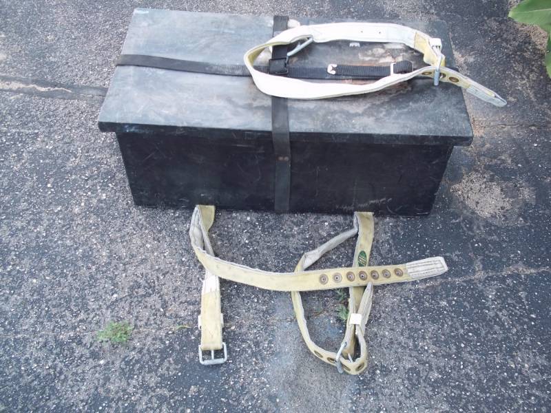 lot 163 image: Pak saddle hard shell Panyards with straps 32 x 16 x 12