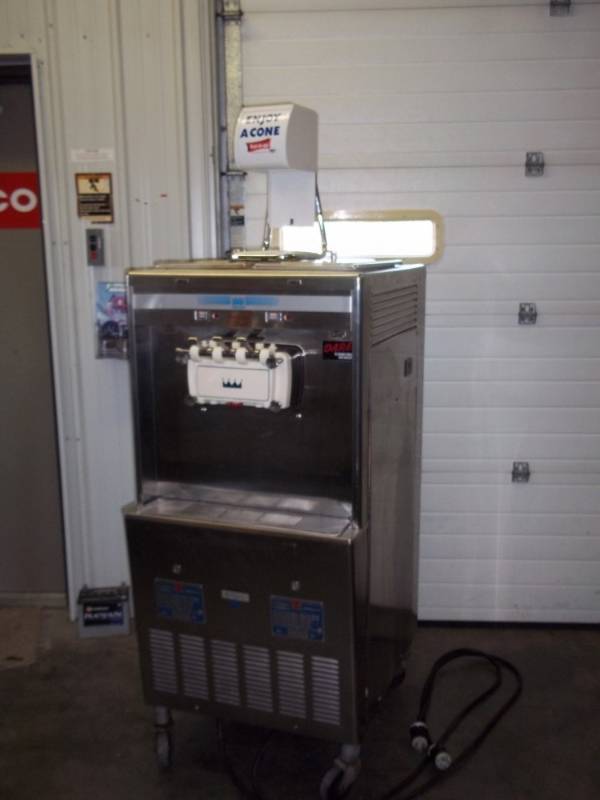 lot 164 image: Taylor Freezemaster 700 series Ice cream maker