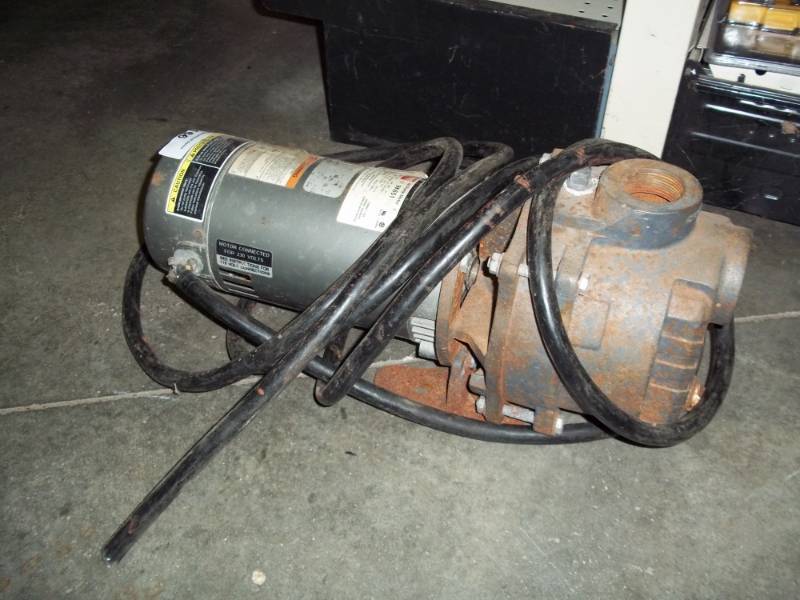 lot 166 image: Teel Dayton Jet pump Motor, model 9k651, paid over $700, Consignor states used very little