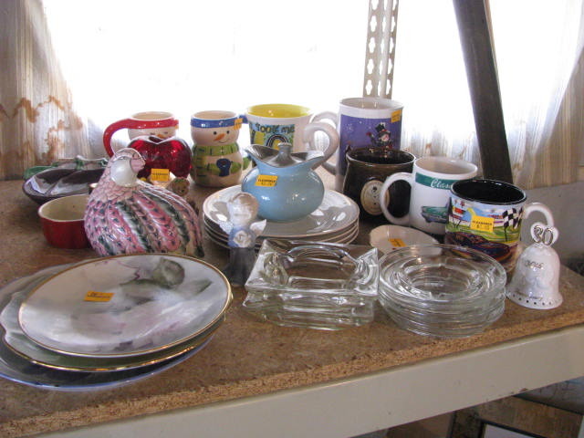 large lot of decor items see photos