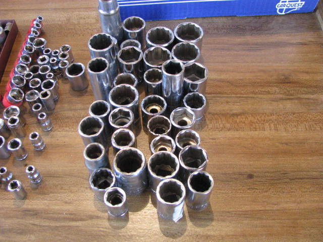 very large lot of sockets