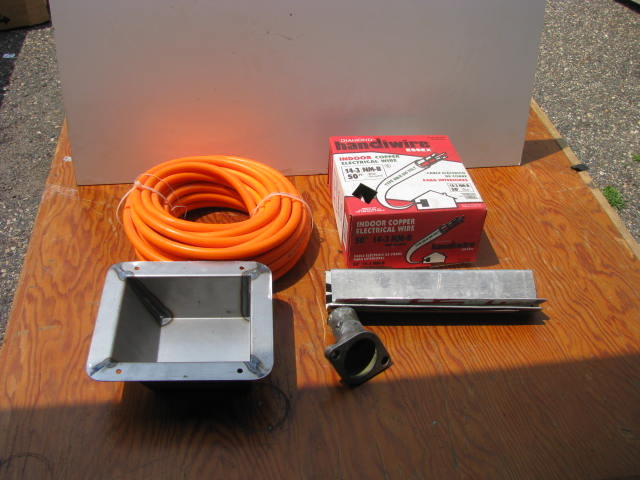 air hose new and box of handicord