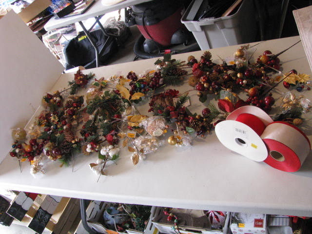 holiday decor items crafts