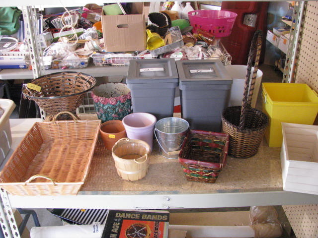 planters baskets and containers