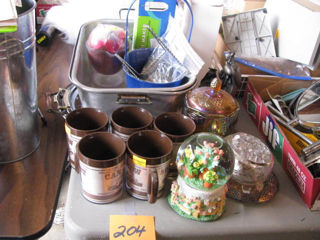 large lot of vintage collectible items see photos