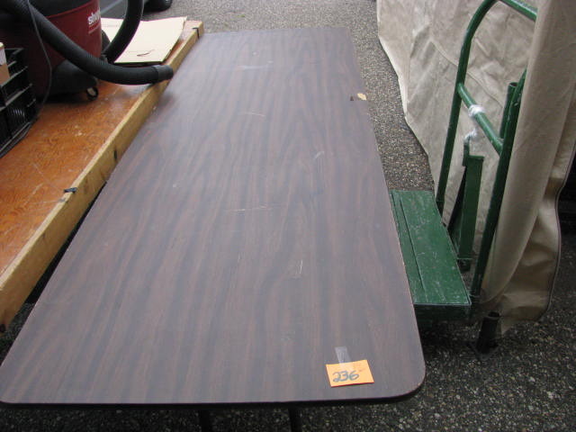 8 banquet table