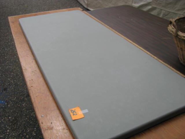 lightweight heavy-duty folding table