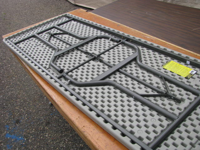lightweight heavy-duty folding table
