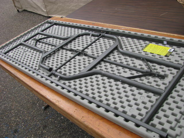 lightweight heavy-duty folding table