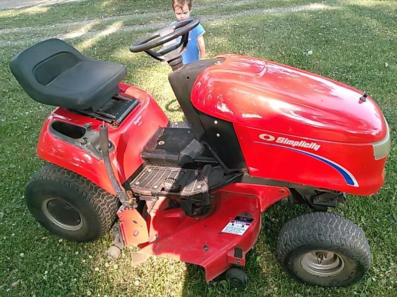 2009 SIMPLICITY HYDRO  RIDING LAWN MOWER-LOW LOW HOURS-BEAUTIFUL CONDITION