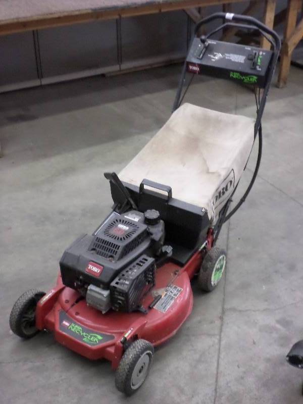 lot 20 image: Toro Super Recycler 3-Speed 21 Sel...