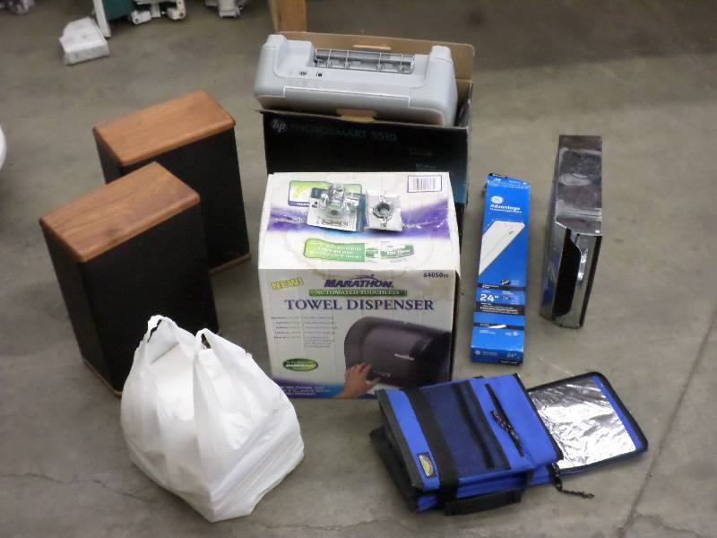 lot 32 image: Lot Of HP Photosmart Printer, Towe...