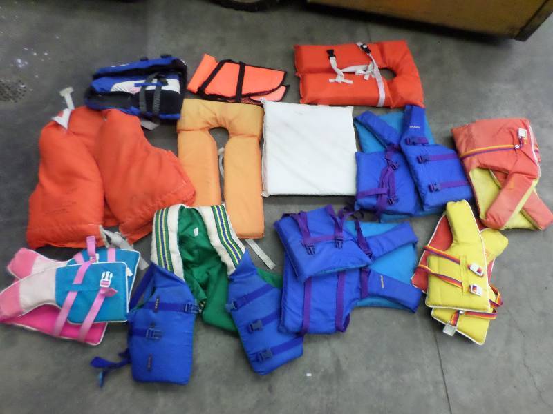 lot 33 image: Large Lot Of Life Vests  Floatation...