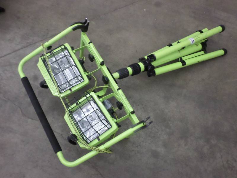 lot 37 image: Heavy Duty Dual-Lamp Halogen Adjust...