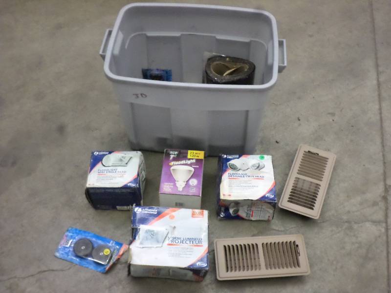 lot 40 image: Tote Of Misc New Lighting, Floor Ve...