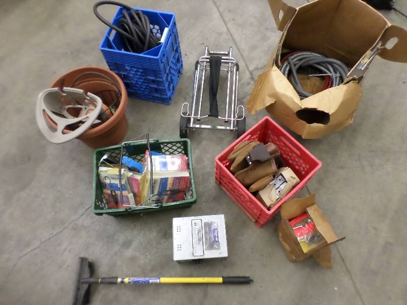 lot 41 image: Pallet Lot Misc Tools & Hardware, ...