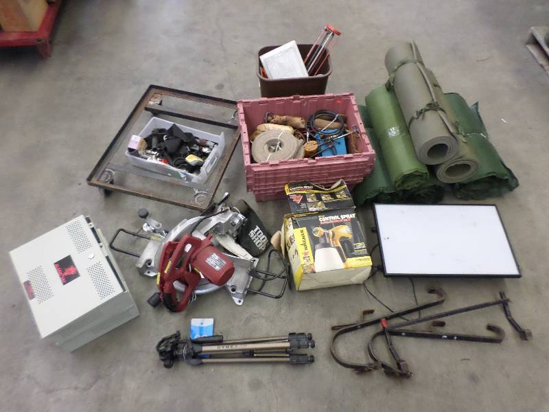 lot 67 image: Pallet Lot Chop Saw (Broken Handle...