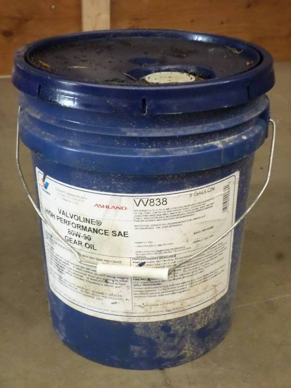lot 70 image: Partial 5-Gallon Pale Of Valvoline ...