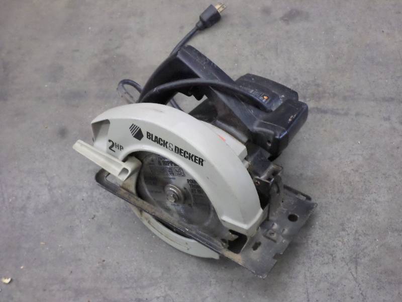 lot 75 image: Black & Decker 7.25 Circular Saw...